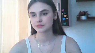 qqlola  cam show show hot teen