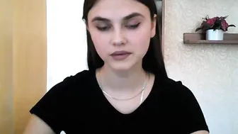 qqlola very sexy little pussy in panties