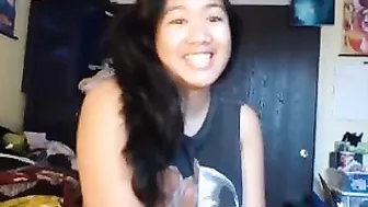 cookie_cat9000 screaming from vibration on clitoris in an online show