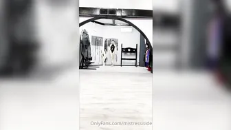 mistressiside  close-up   rubbing