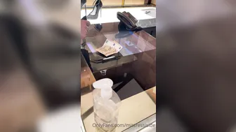 mistressiside  close-up of sexy online rubbing