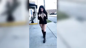 matildem  sexy babe showed her tits