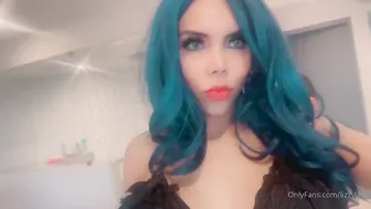 Lizzy Laynez aka lizzylaynez  skinny squirt stretches the vagina