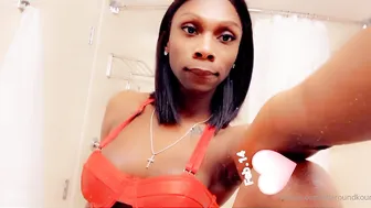 Kourtney Dash aka kourtneydash  look cam rubbing  with a very skinn