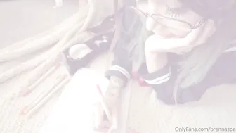 Brenna Sparks aka brennasparks  hot girl fucks her pussy with her hand