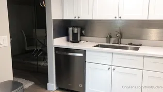 trinity  busty model rubbing