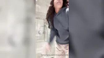 mayafarrell8 old whore sucks in a hotel room