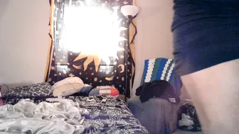 chicksicilian busty a massages nipples