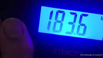 chubbychiquita Bombovskaya kurva with big forms is rubbing her shaved pussy