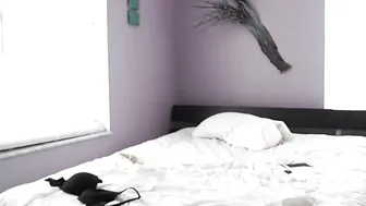 ka8eeowen  aka kateelife Sexy babe dancing striptease