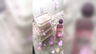 ka8eeowen  aka kateelife Pretty woman pervertedly poops