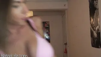 ka8eeowen  aka kateelife Openwork Babe Masturbates Cap