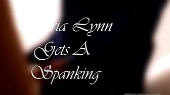 miss raquel Sexy babe dancing striptease