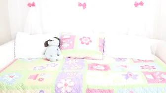 kikAlison Rey Beautiful babe shows boobs