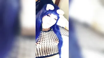 hinaughtya Attractive chick is pounded with a bottle in the ass.