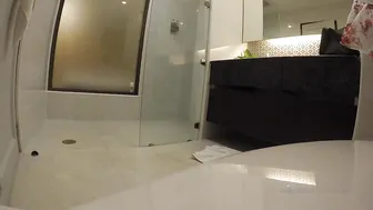 elle knox Naughty lady jerking off her pussy