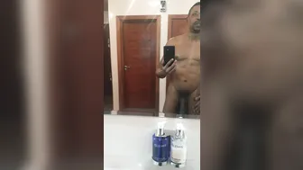 Longwoodx (@longwood79) onlyfans Curve with a hanging chest caresses the vagina