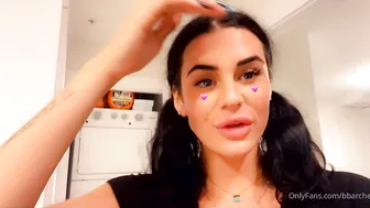 Bailey Archer (@bbarcher Seductive chick fucks sex toy