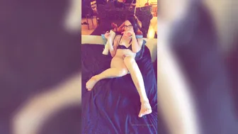 Ava Shade (@avashade) onlyfans Asshole babe has shaved pussy