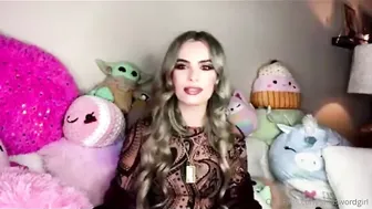 shiaswordgirl Mature blonde masturbating vagina