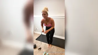 toneupwithtay Bitch in stockings gets squirt