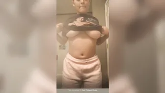 snowbunnyasiyah onlyfans Spectacular skin cleaves the vagina with a large dildo