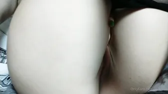 sisgreen onlyfans Sultry confused girl fucks pussy with sex toy