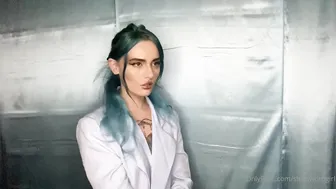 shiaswordgirl Juicy slut fucks pussy with phallus