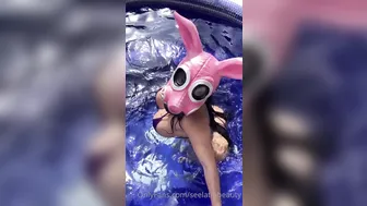 seelatinbeauty Bitch rubs pussy handle