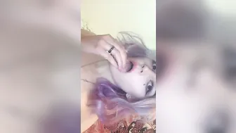 Laiste Girl Pretty girl fucks her cap