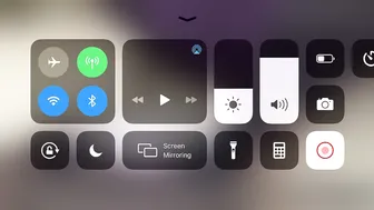 Neldolll Crazy lady masturbates shaved pussy