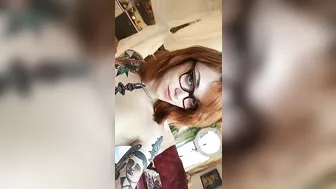 Maud Suicide Sexy curvy fingering pussy