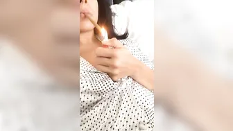 LunaStar Hot babe masturbates with sex toy