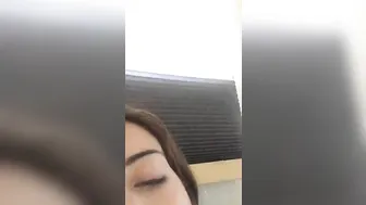 Lauren Duck Young shlendra caresses shaved cunt