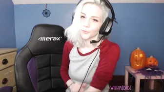 whipmebabe Busty doll gently pulls pussy