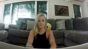 busty_ir_housewife Cute shlendra caresses the vagina with fingers