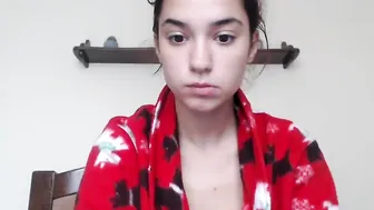 kity_sweet playing with her pussy