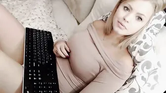 priscillamoon Insatiable skin jerks off in different poses