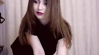 winaloto masturbates in front of the webcam