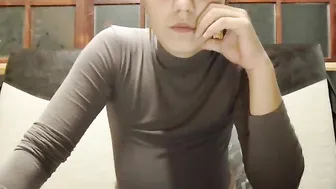 lexy_sweet Naked draws on the wall