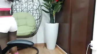 lia_thomson Red-haired mother passionately masturbates vagina