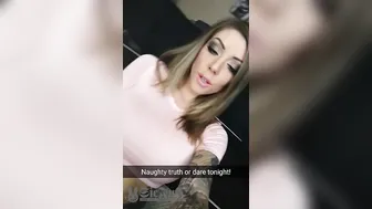 Karma RX Cute courtesan caresses shaved cunt