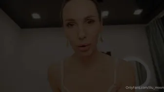 lilu Russian beauty cool touches herself for sisi