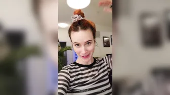 catzii Beautiful bitch performs a striptease