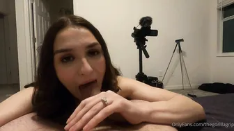 Ana Lustful bitch fucks her pussy with a phallus