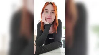 catzii Cute queen sucking penis