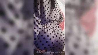 nastyannieavip Shlendra with tattoos jerks pussy and cums