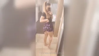 nicolefree Charming female fingering anus girlfriend