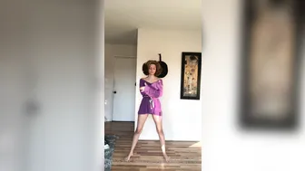 angelicaslabyrinth Busty wench masturbates pussy