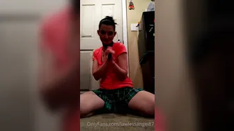 lawlessangel87 Vicious female playing pranks